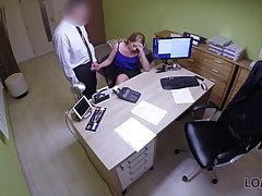 Скрытая камера снимает, как в офисе начальник трахает в позу раком грудастую телку